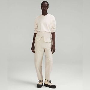 🆕🤍 Lululemon Light Utilitech Cargo Pocket High Rise Pant - Natural Ivory
